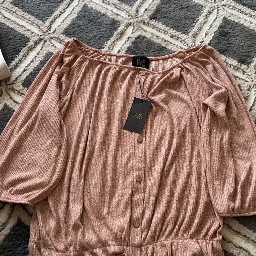 Beautiful 3/4 sleeve blouse.